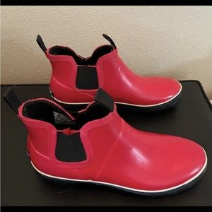 Rain boots Baffin Women’s Pond, Red Rain Ankle Booties, Size 9